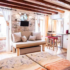 https://apartment-and-room-mauro.splithotels.org