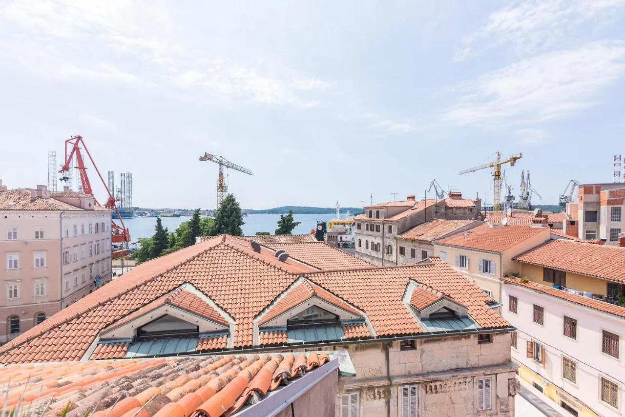 Diana'S Chamber Apartment Pula Croatia